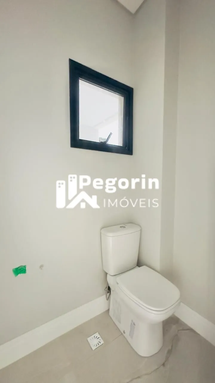 Imagem Sobrado à venda em Pinhais, Centro, com 3 quartos, 253,42m²