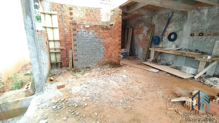 Imagem Sobrado em condomínio, 04 quartos sendo 03 suítes, 04 vagas no Santa Cândida Curitiba Pr
