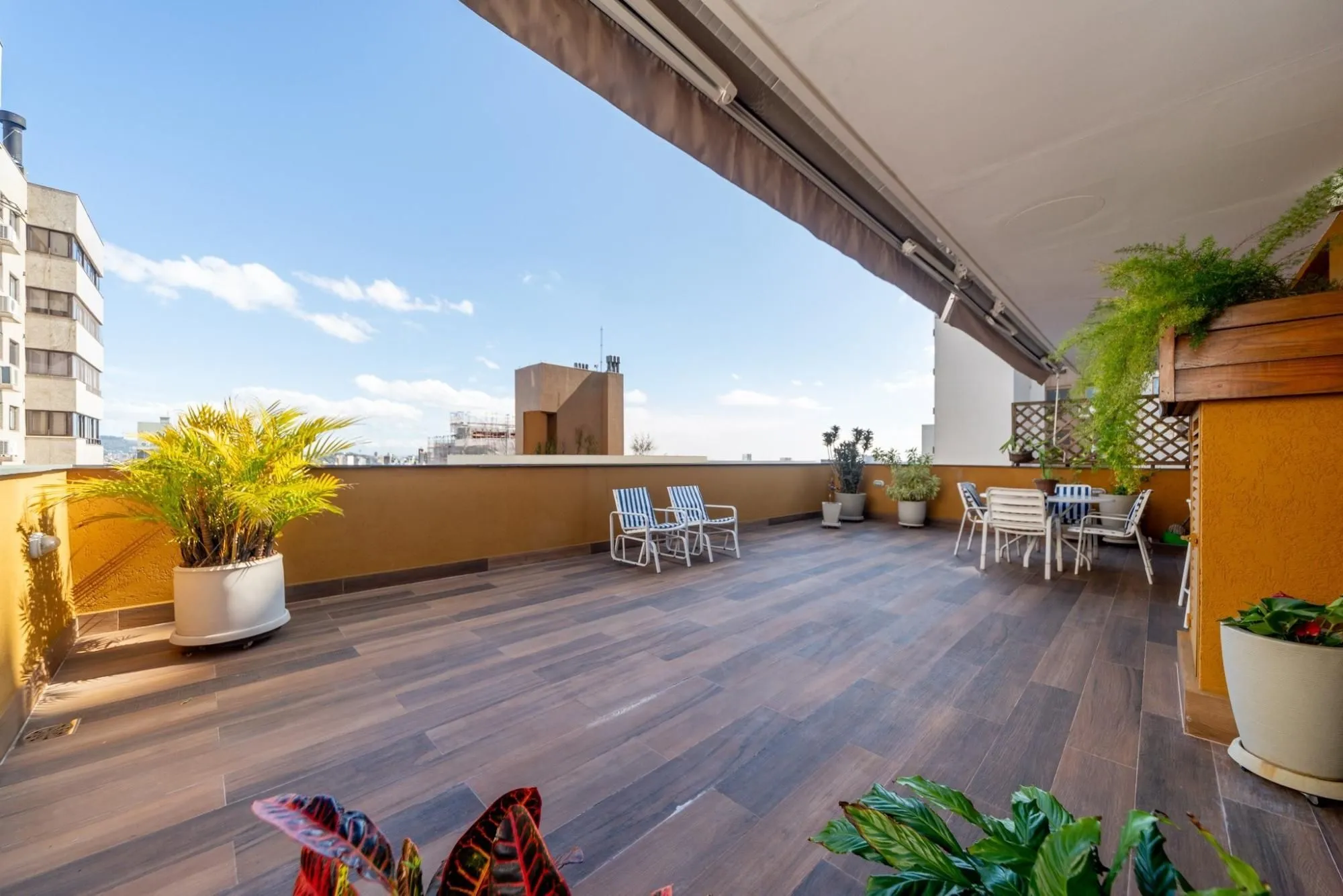 Imagem Cobertura com 206m², 3 dorm, Petrópolis e 2 vagas