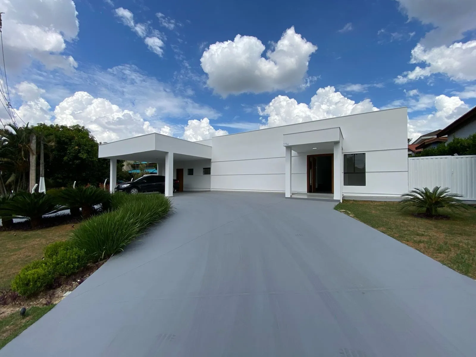 Foto do imóvel Casa no Condomínio Portal do Sabiá - 380m² de Área Construída, 3 Suítes e Piscina em Barreiro, ARAÇOIABA DA SERRA - SP