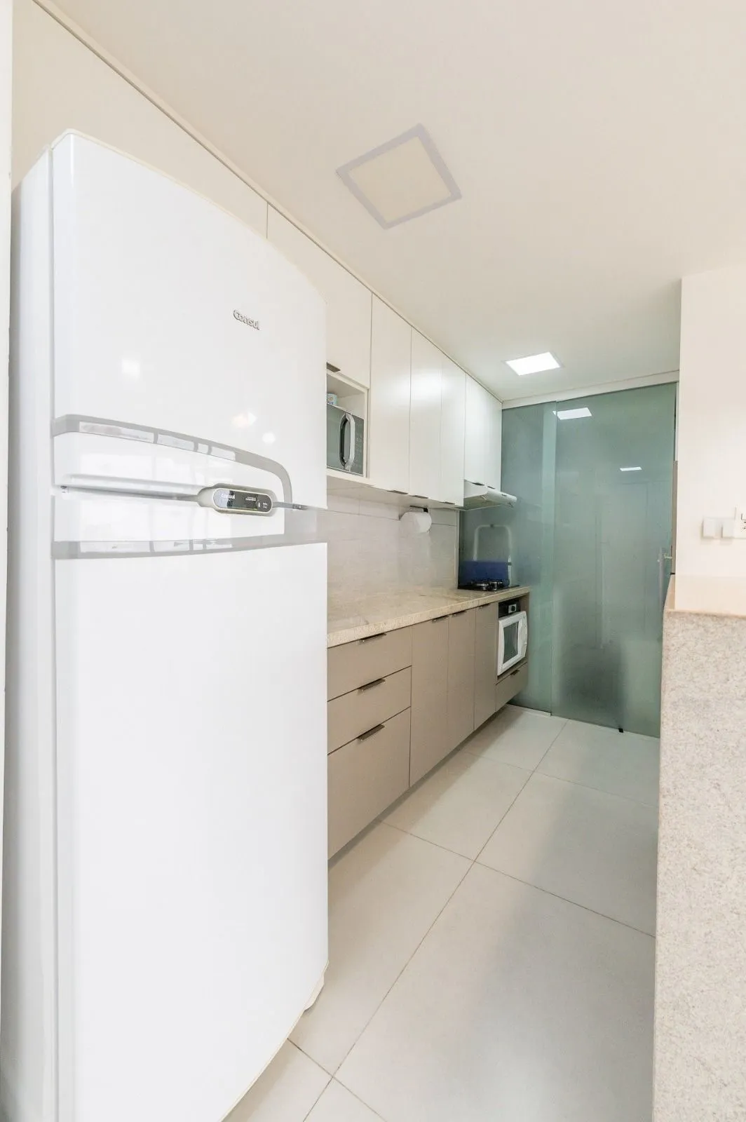 Imagem Yellow residence Apartamento de 2 Dormitórios Semimobiliado com 2 Vagas Próximo a Pucrs