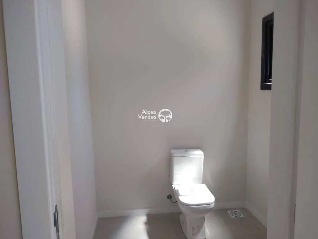 Imagem Vende-se sala comercial no centro de Canela- 68m2- Valor R$800,00