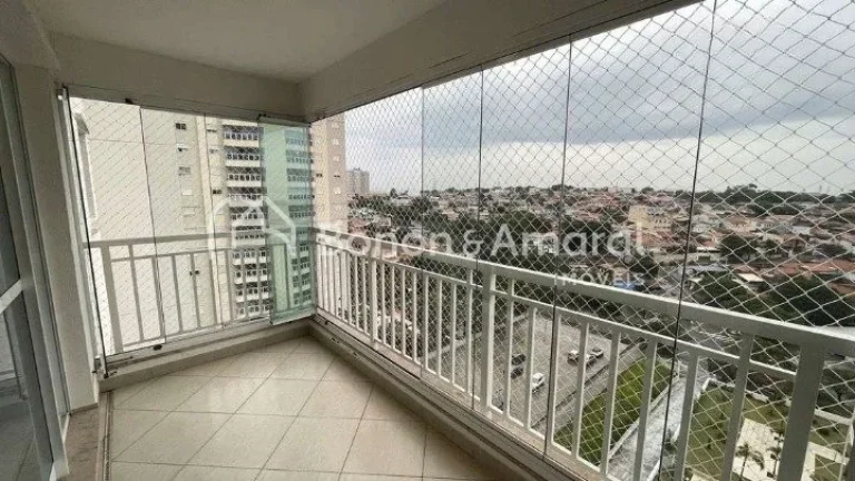 Imagem Este amplo apartamento em andar alto oferece excelente ventilação e uma vista livre para a cidade....