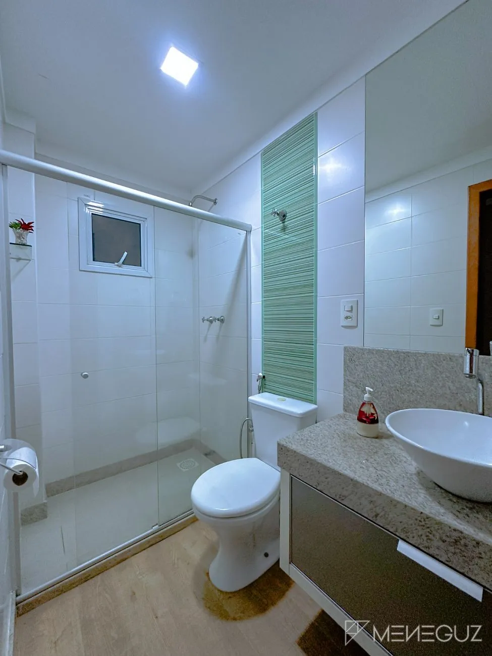 Imagem Apartamento 4 Quartos de frente para o mar com área externa!