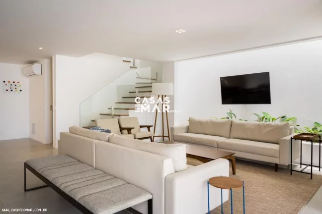 Imagem Casa de luxo em condomínio no Frade, Angra dos Reis-RJ: 5 quartos, 5 suítes, 3 salas, 7 banheiros, 3 vagas, 470m².