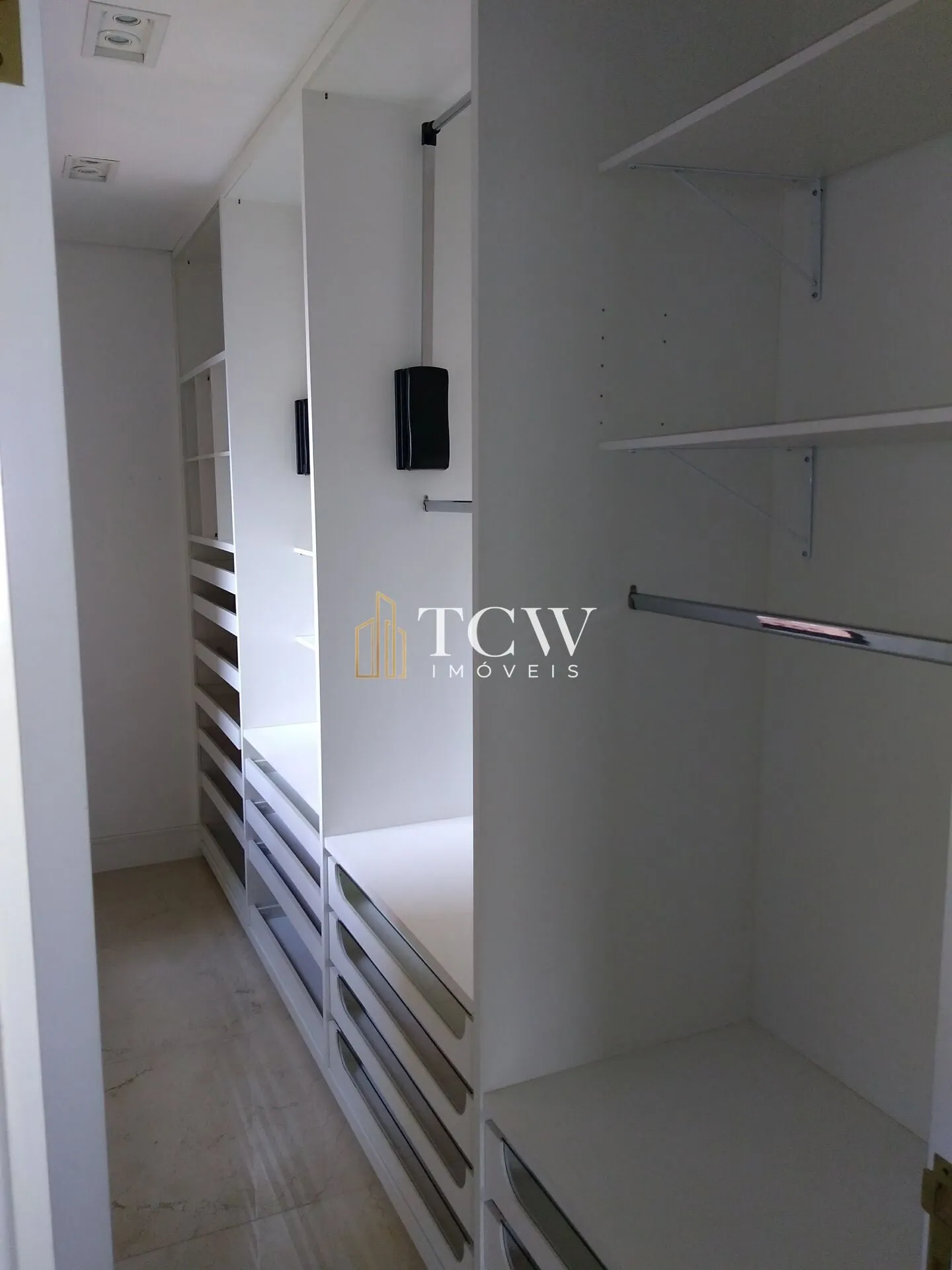 Imagem Apartamento Padrão com 4 dorm no Paraíso