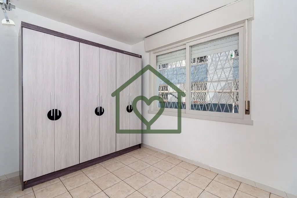 Imagem Lindo apartamento de 1 dormitório, semi mobiliado, na Rua Sapê, 308 - Passo D'Areia. 
 
Com 42 m²...