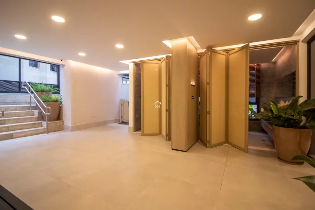 Imagem Cobertura duplex ao lado do Parque Ibirapuera c/4 suítes,7 vagas, hall privativo, terraço gourmet com piscina e churrasqueira, fitness, brinquedoteca