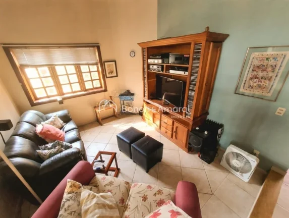Imagem Casa à venda no San Conrado.

- 3 dormitórios, sendo 1 suíte com closet e hidro;
- Sala espaçosa...