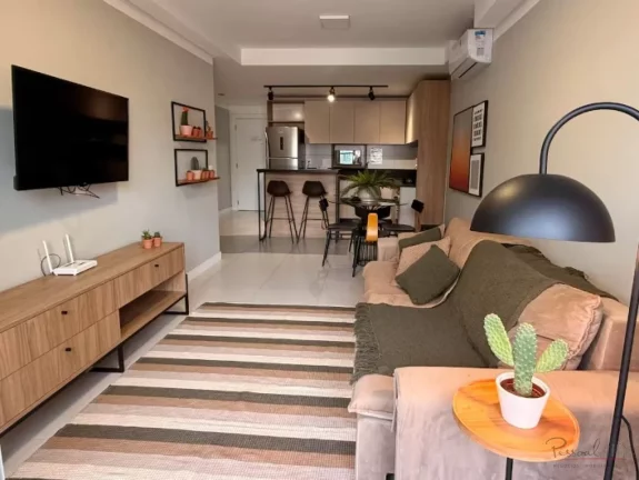 Imagem Descubra este moderno apartamento de aproximadamente 80 m², localizado no coração de Jurerê Lest...