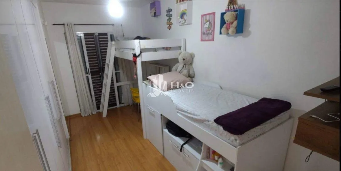 Imagem Oportunidade Sobrado Amplo no Jardim Fernandes - 210m², 3 Dormitórios e 5 Vagas