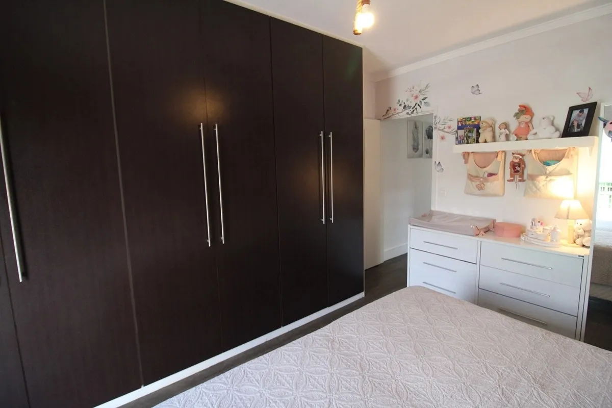 Imagem Casa à Venda - Recém-Reformada e Completa