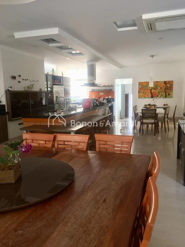 Imagem Casa de condomínio com 520 m² e 4 suítes