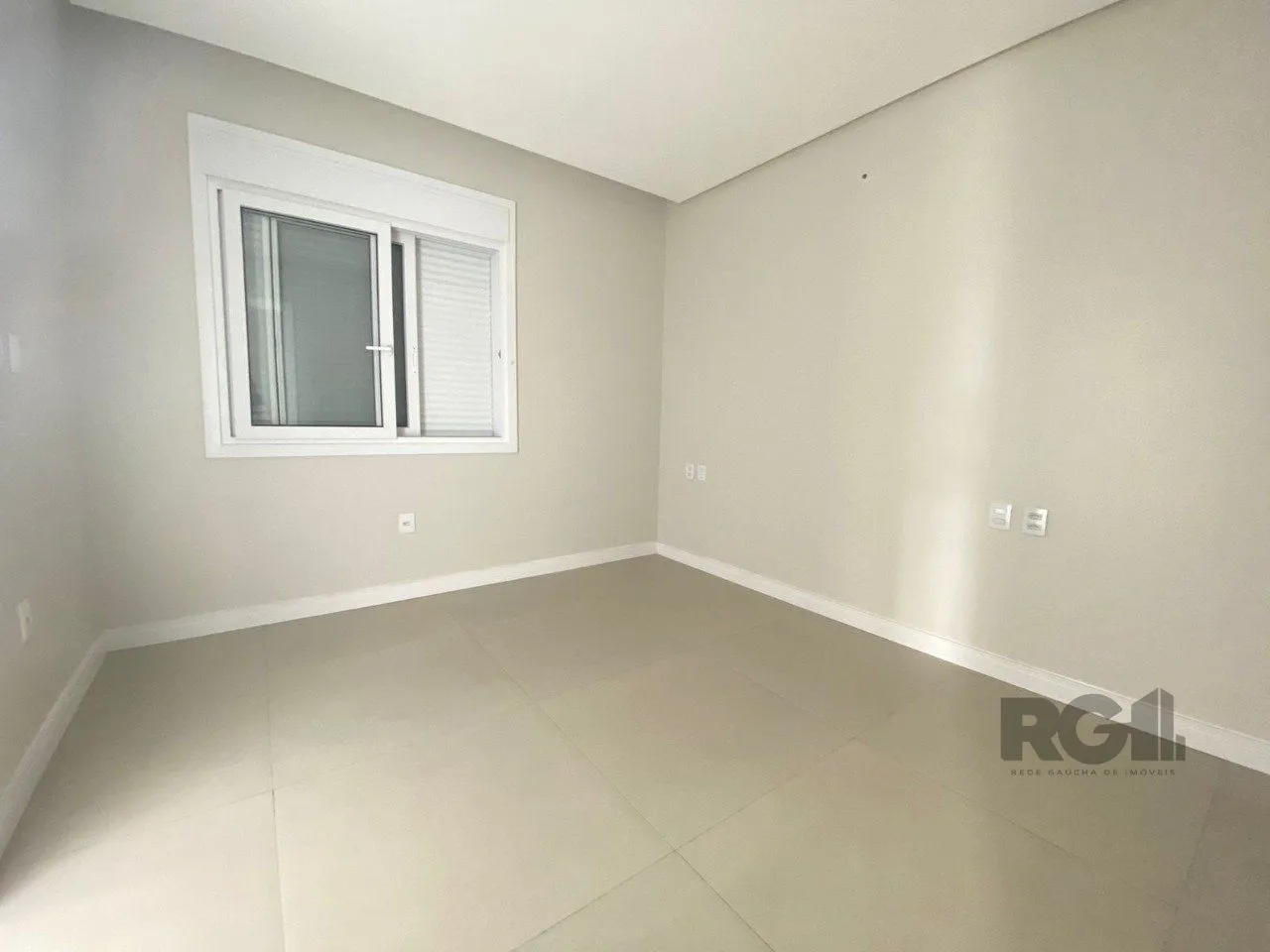 Imagem Casa em condomínio com 3 dormitórios, sendo todos suítes em Torres