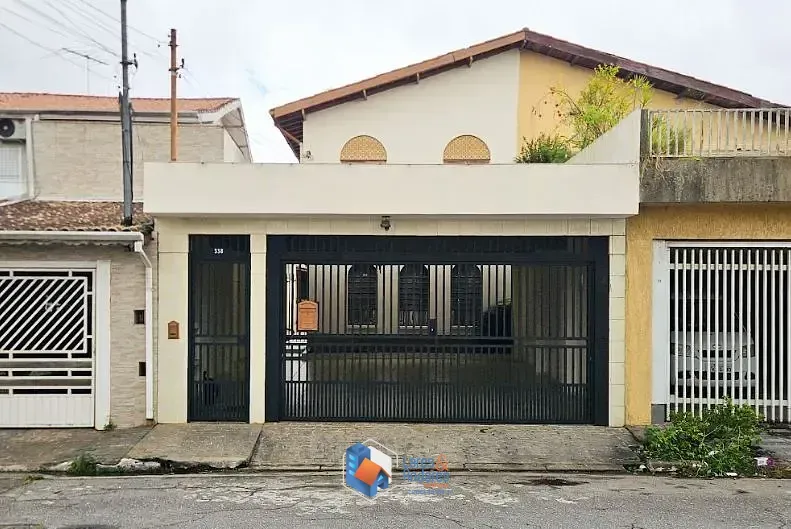 Foto do imóvel Sobrado para venda em Vila Santo Antônio com 6 quartos, sendo 1 suíte, 236m² em Rua Mário de Azevedo