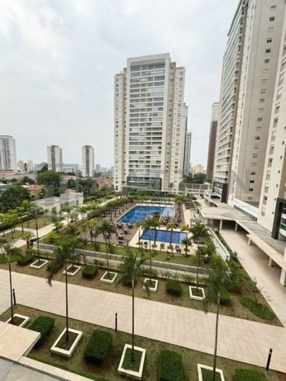 Imagem Apartamento com 3 suítes e 242 m², closet na suíte master, lavabo e 4 vagas de garagem