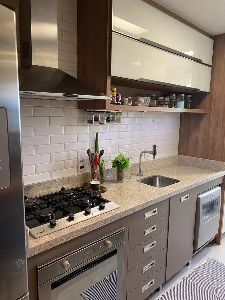 Imagem Excelente apartamento mobiliado de 2 dormitórios e 1 vaga de garagem