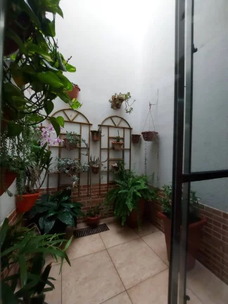 Imagem CASA TÉRREA- 2 QUARTOS- QUINTAL - ÁREA GOURMET - COND. JD DAS DÁLIAS