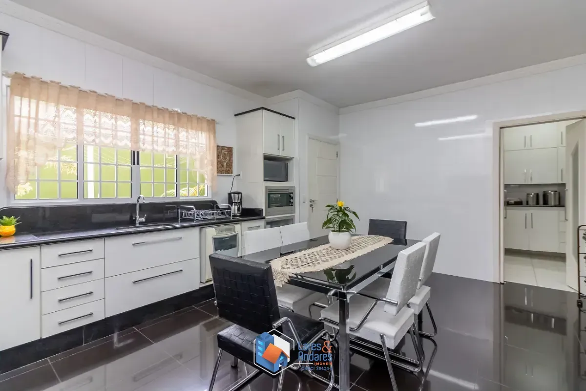 Imagem Sobrado para venda em Jardim Maria Estela com 3 quartos, sendo 3 suítes, 500m²