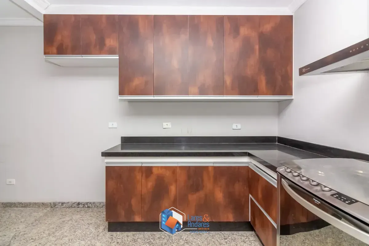 Imagem Sobrado para venda em Jardim Avelino com 3 quartos, sendo 1 suíte, 207m²