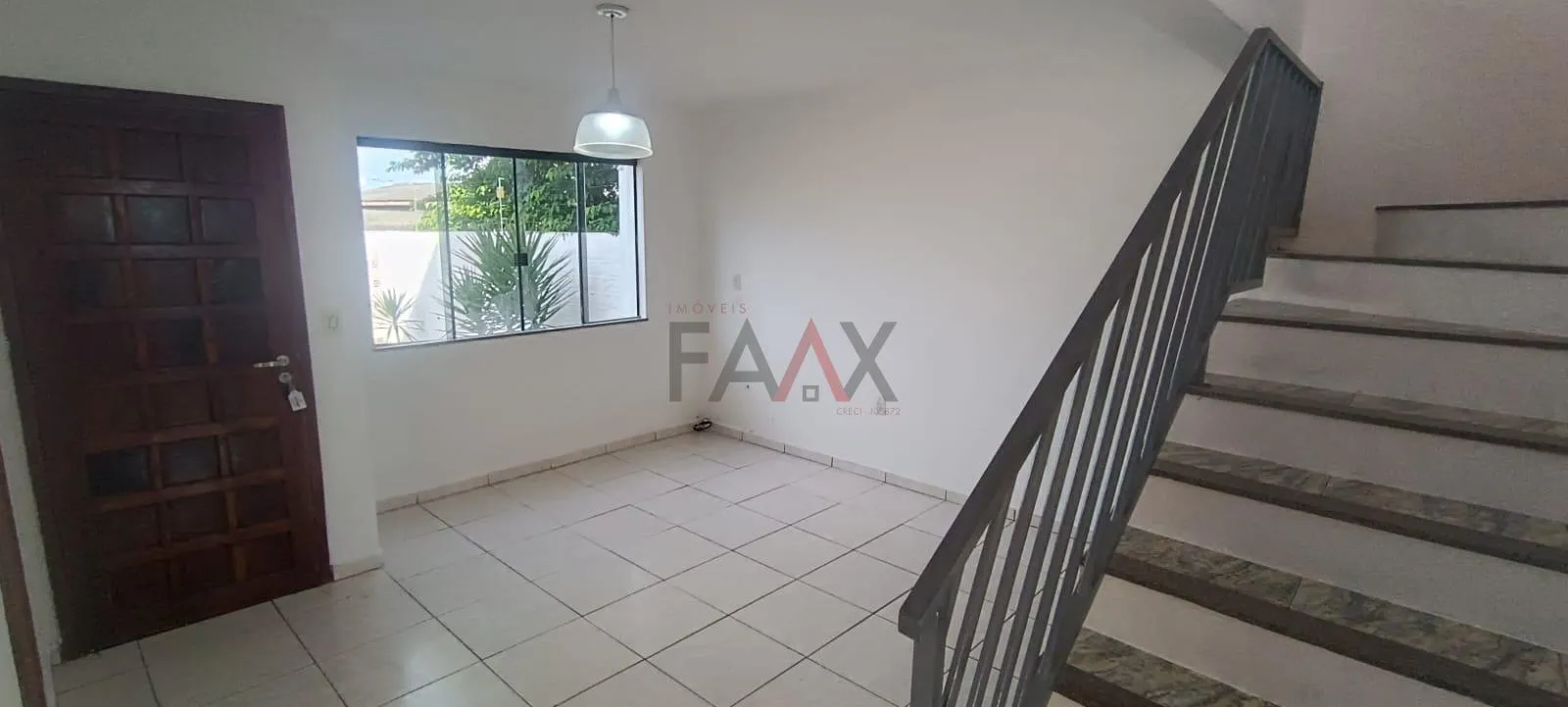 Imagem Sobrado com 4 Quartos e Suíte para Alugar no São Cristóvão