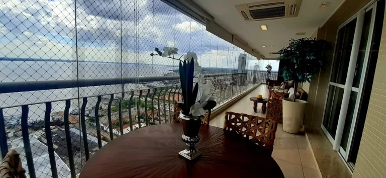 Imagem CASAL IMÓVEIS VENDE ED HORIZONTE II 250 M² 3 SUÍTES - MASTER BANHEIRO DULPO + 4 VGS ANDAR ALTO Fino acabamento e móveis de grife, tudo muito novo