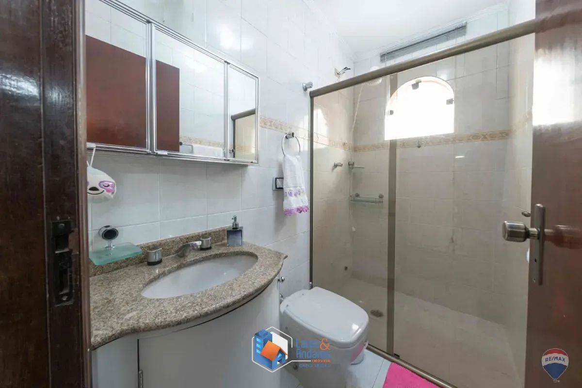 Imagem Sobrado para venda em Vila Gustavo com 3 quartos, sendo 1 suíte, 173m²