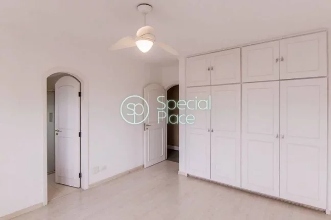Imagem Excelente apartamento com 270m² em Moema Índios, andar alto com uma vista incrível. Amplo living ...