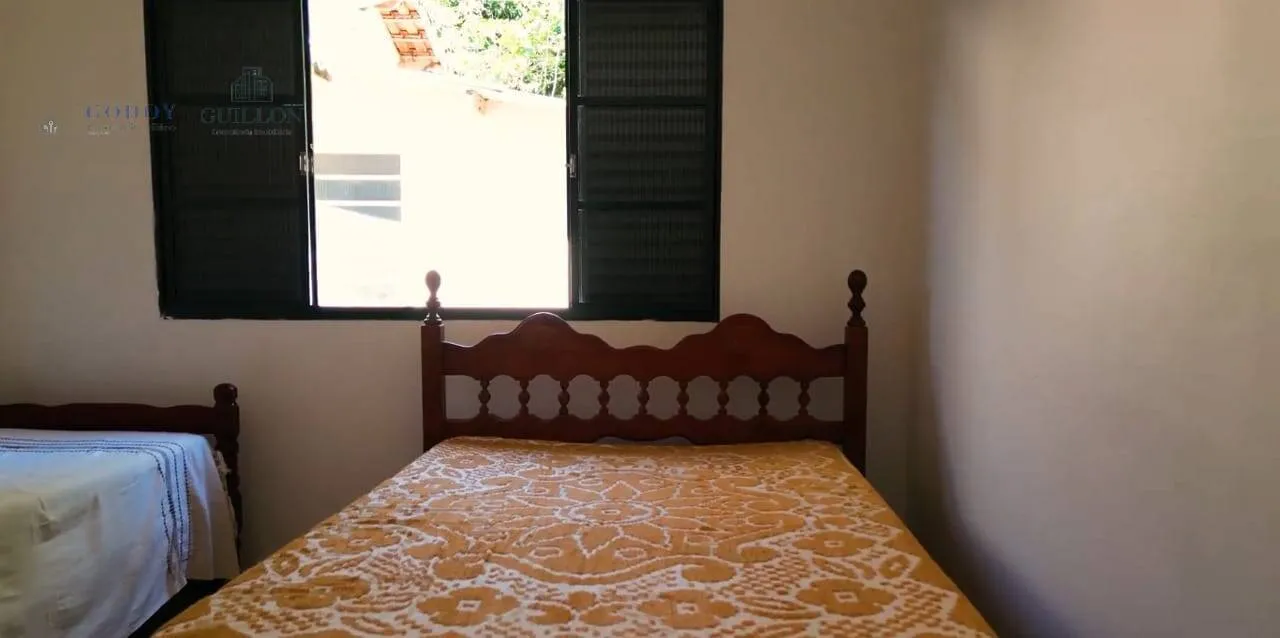 Imagem Sítio de 33,68 ha com Lago, Vista para a Serra da Mantiqueira e 3 Casas