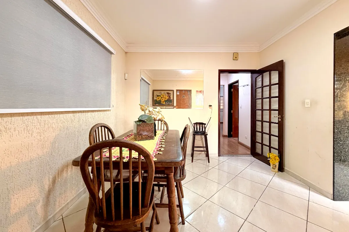 Imagem Casa de vila para venda em Centro com 4 quartos, sendo 2 suítes, 257m2