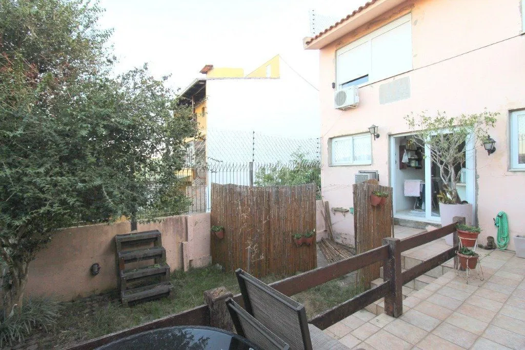 Imagem Casa para Venda - 100m², 3 dormitórios, 3 vagas - Nonoai