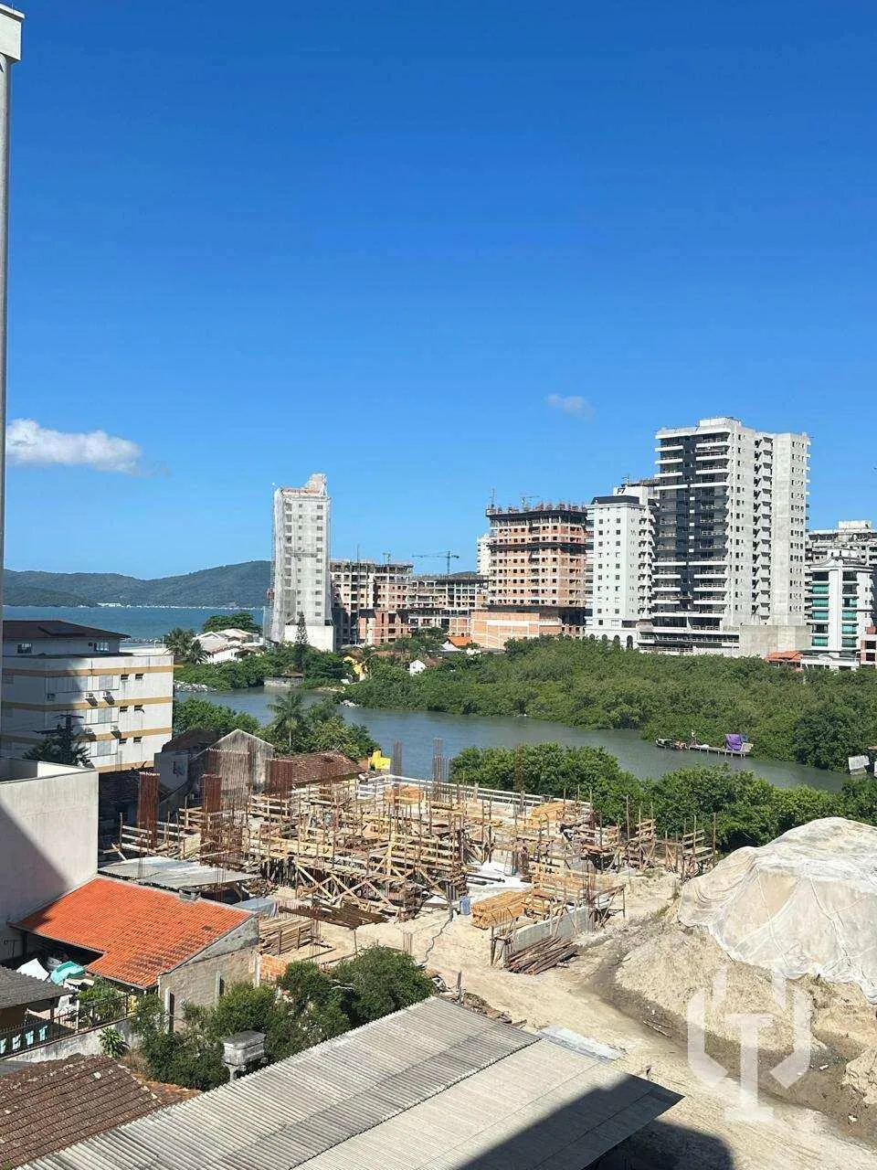 Imagem Apartamento para alugar, no Costa mare, Meia Praia, com 3 quartos, 100m2