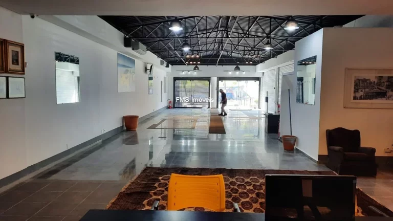 Imagem Excelente oportunidade de locação: Loja comercial de 250m² com 3 banheiros e 15 vagas de garagem no Morumbi, São Paulo-SP!