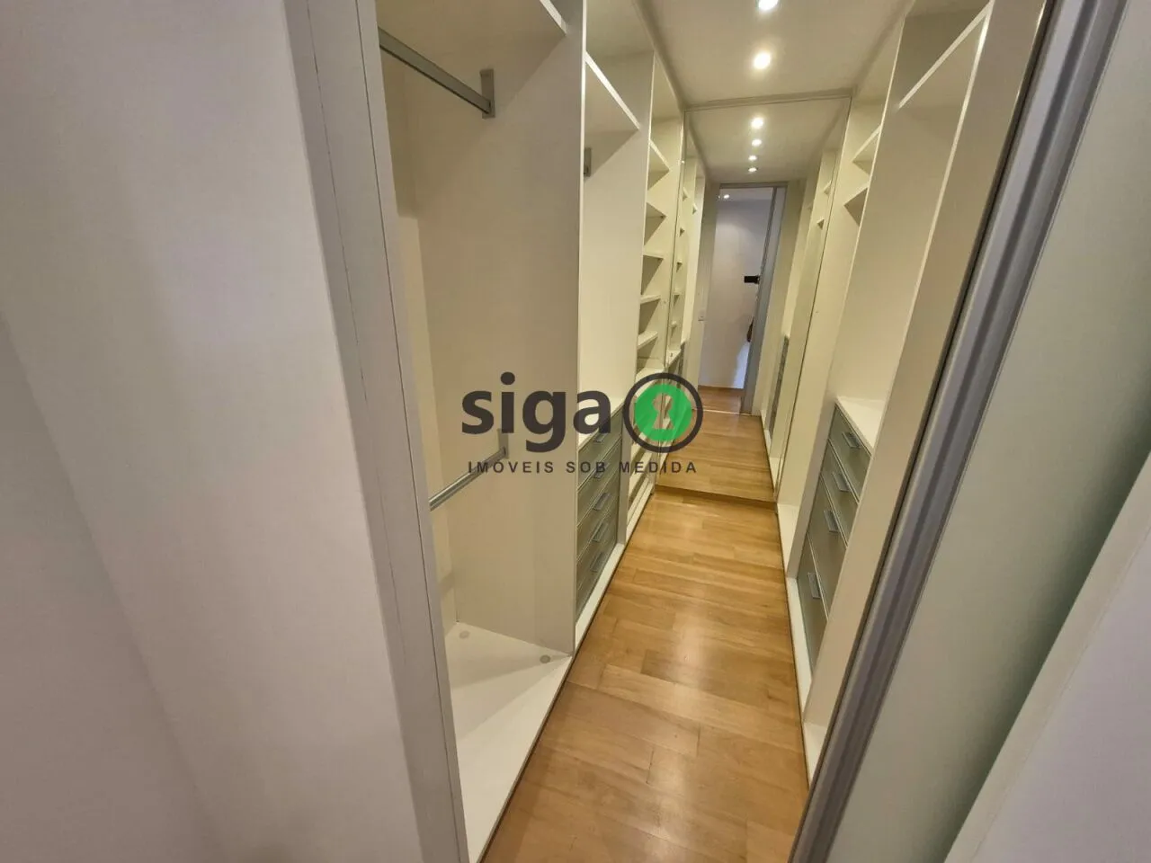 Imagem Apartamento a venda no Alto da Boa Vista com 4 quartos