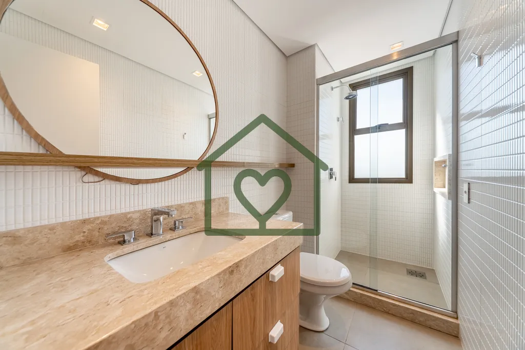 Imagem A Bridge Imóveis vende apartamento de 145 m², em andar alto, com 3 suítes, living para três ambi...