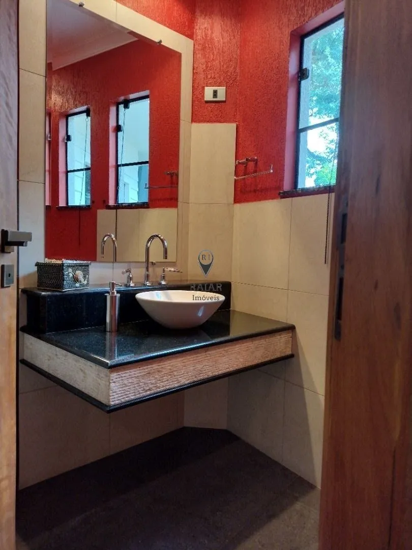 Imagem Esta casa está localizada em uma das melhores regiões de Curitiba, bairro boa vista. O imóvel foi...