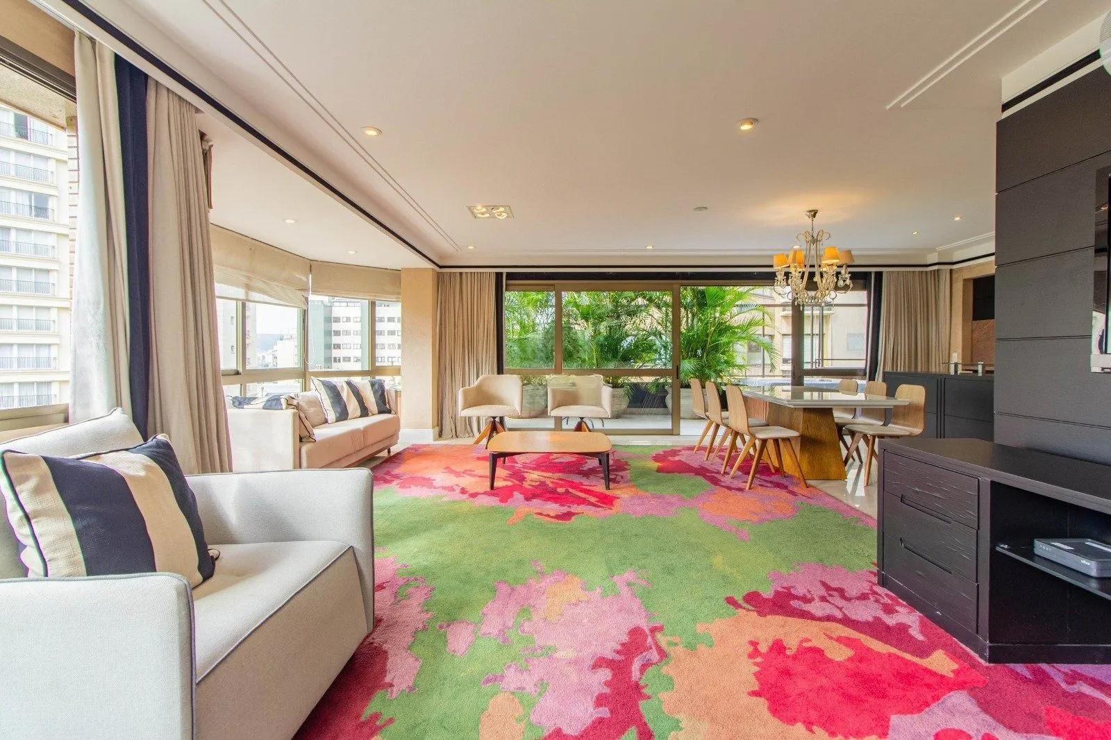 Imagem Apartamento Garden com 202m² e 3 dormitórios, 3 suítes, 3 vagas
