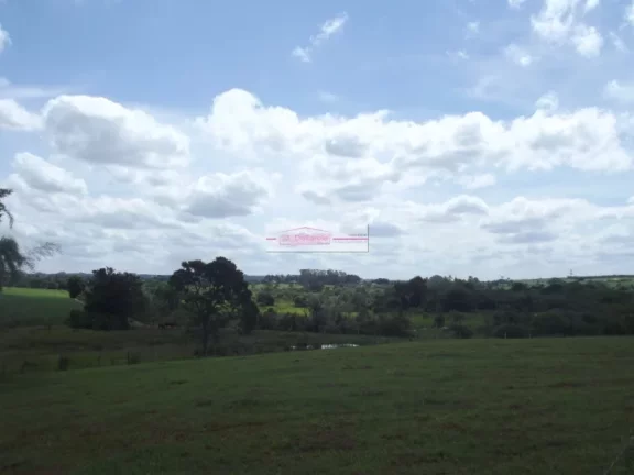 Imagem Terreno com 24.200m2 ( 1 alqueire ) a 5 km do centro da cidade.- PRÓXIMO ao condomínio Portal das ...