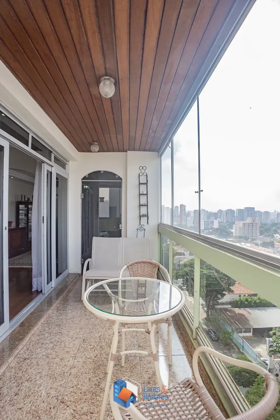 Imagem Apartamento para venda em Campo Belo com 4 quartos, sendo 3 suítes, 220m²