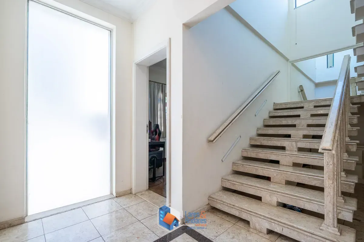 Imagem Sobrado para venda em City América com 5 quartos, sendo 2 suítes, 550m²