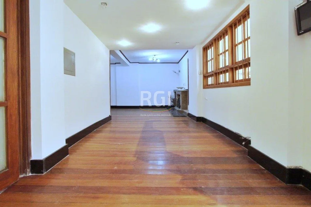 Imagem Casa para Venda - 185.29m², 4 dormitórios, sendo 2 suites, Teresópolis
