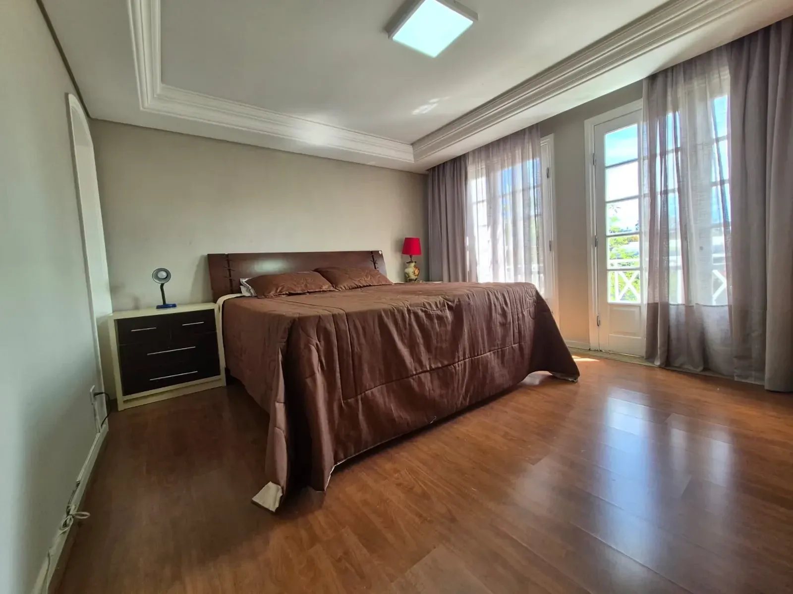 Imagem Casa com 4 Quartos à Venda ou Locação, 715 m² em Portão - Curitiba