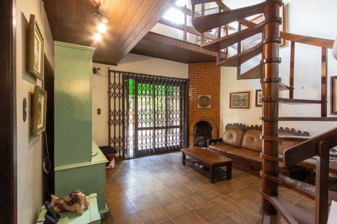 Imagem Casa para Venda - 500m², 4 dormitórios, sendo 1 suites, 4 vagas - Coronel Aparício Borges
