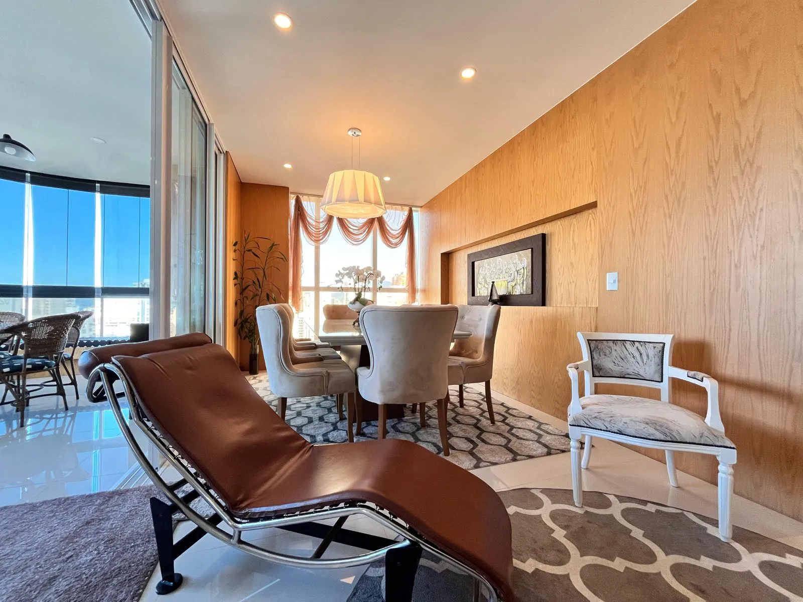 Imagem Apartamento com vista para o mar à venda com 193m2 por R$ 3.350.000,00