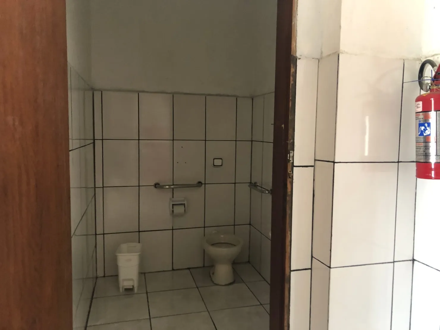 Imagem Comercial à venda 3 Quartos, 1 Suite, 1 Vaga, 250M², Residencial e Comercial Cidade Jardim, Pindamonhangaba - SP