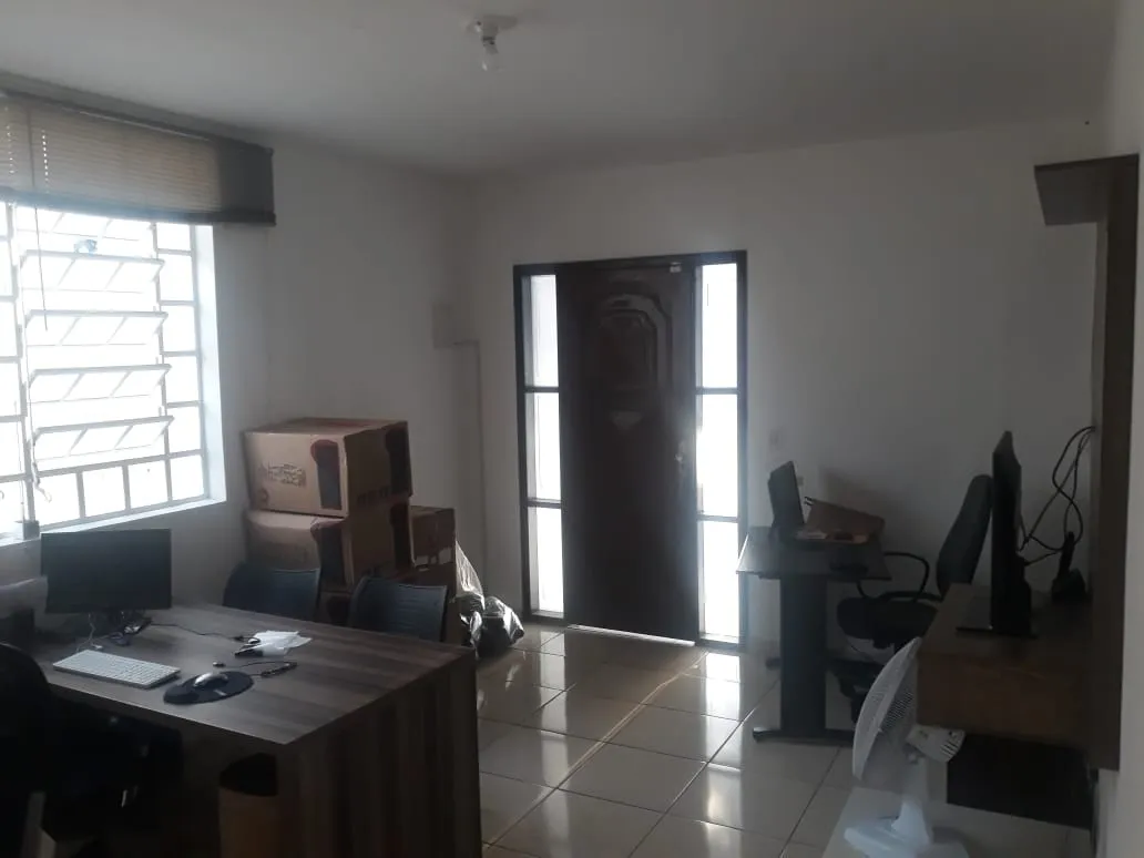 Imagem Comercial à venda 3 Quartos, 3 Vagas, 240M², Chácara do Visconde, Taubaté - SP