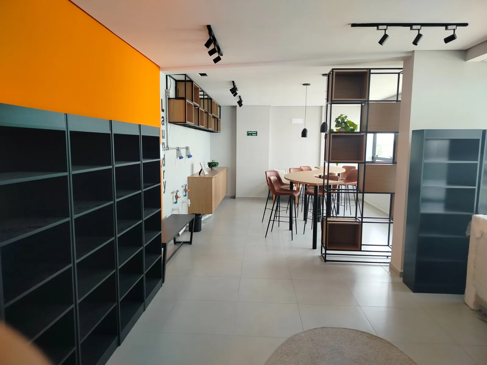 Imagem Apartamento Mobiliado com Três Dormitorios no Coração do Parque Campolim