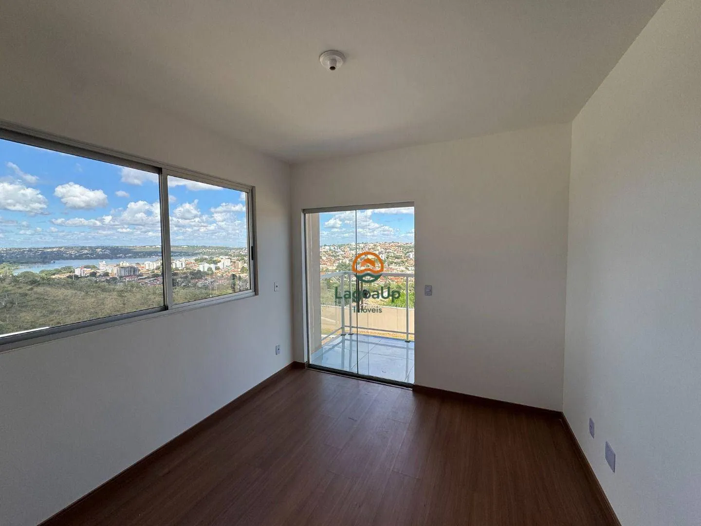 Imagem Casa com 4 dormitórios à venda, 186 m² por R$ 1.300.000 - Condomínio Quintas do Altíssimo - Lagoa Santa/MG