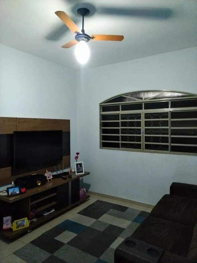 Imagem Casa à venda 3 Quartos, 1 Suite, 2 Vagas, 175M², Jardim Eloyna, Pindamonhangaba - SP