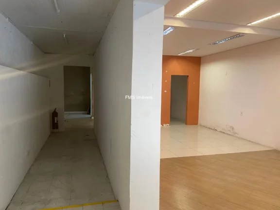 Imagem Locação de Loja Comercial em Moema, São Paulo-SP: 1 Sala, 1 Banheiro, 3 Vagas Garagem, 90m² de Área.